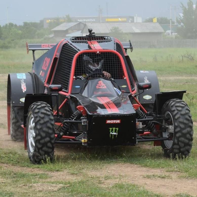 Românul care se dă cu buggy la Rallycross! Îi „bate la nebunie” pe CAMPIONII din Formula 1