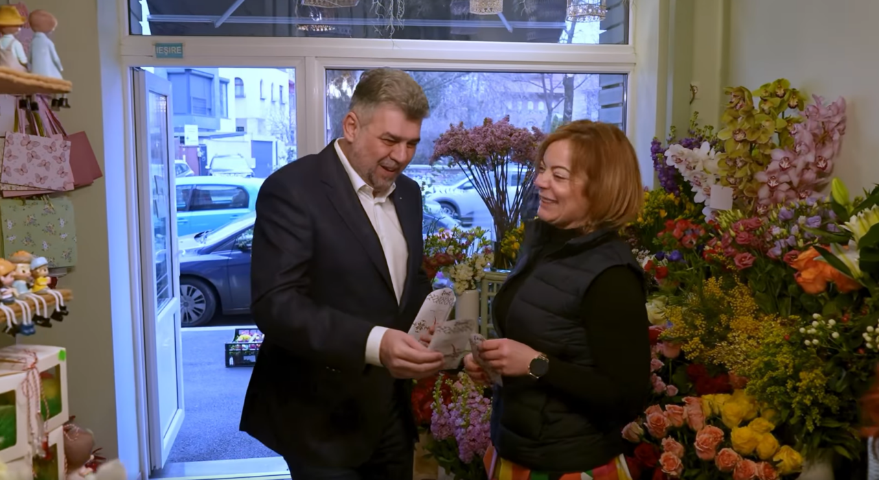 Pe 1 Martie, PREMIERUL cumpără flori românești și le dăruiește angajatelor