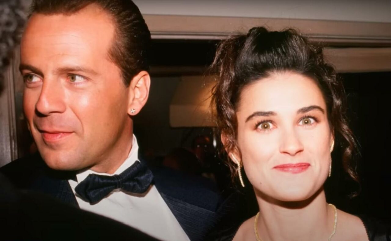 FOTOGRAFIA care a emoționat o lume întreagă. Cum au fost surprinși Bruce Willis și Demi Moore la aniversarea actorului