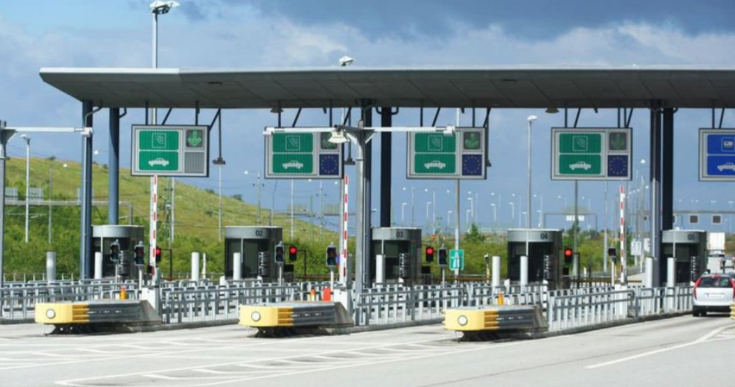 Noua taxă de trecere a podului de la Fetești. Ce șoferi pot trece fără să plătească