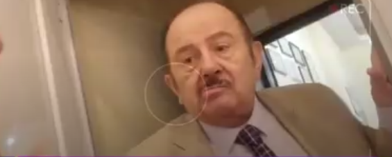 Fostul prefect de Gorj, Dan Ilie Morega, filmat cum lovește o jurnalistă și o dă afară din birou: „Veți răspunde toți penal” / Reacția CNA