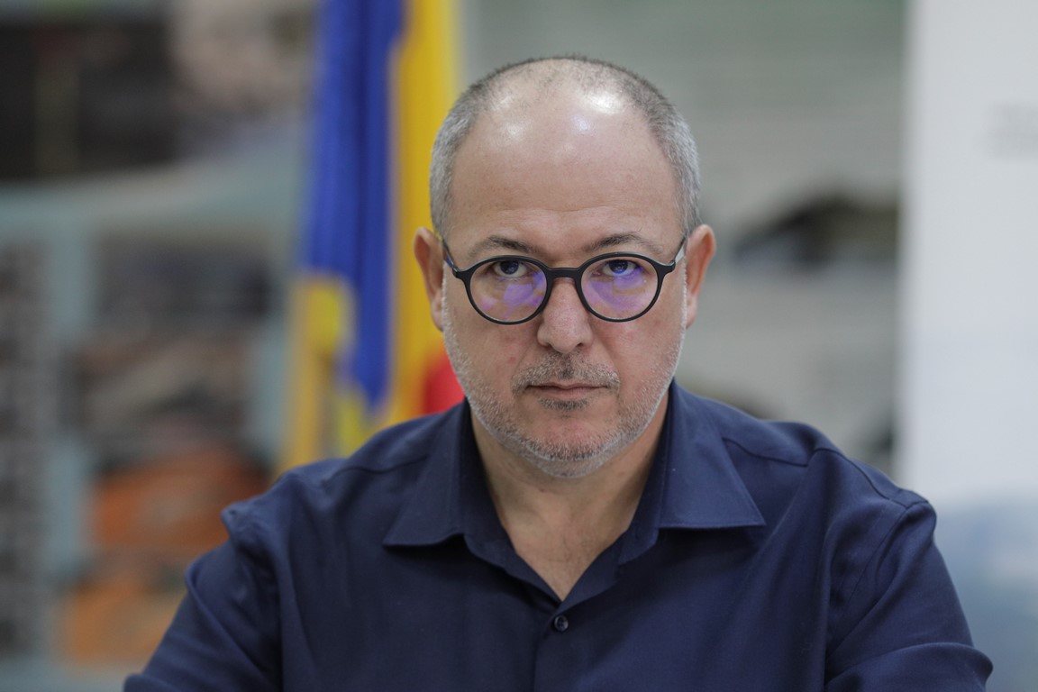 Ziarul Incomod: Omul de încredere al lui Iulian Dumitrescu a luat MILIOANE de lei de la CJ pentru consultanță într-un proiect eșuat în PRAHOVA