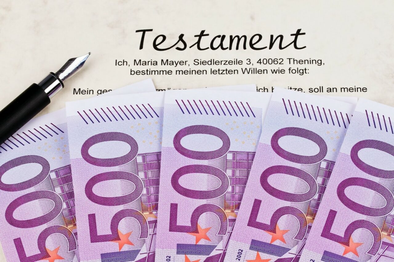 Scandal într-o familie din Italia, după ce o văduvă de 95 de ani a lăsat toată averea ei de milioane de euro unei badante. Cazul a ajuns în tribunal