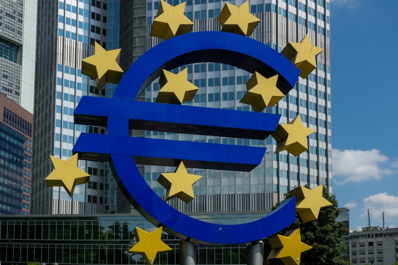 SURPLUSUL comercial al zonei euro este în creștere /Piața energiei se confruntă cu deficit