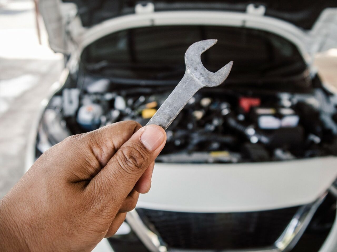 Proprietarii de „rable” primesc o lovitură dură în partea statului. INTERZIS la reparații auto pentru mașinile mai vechi de 15 ani