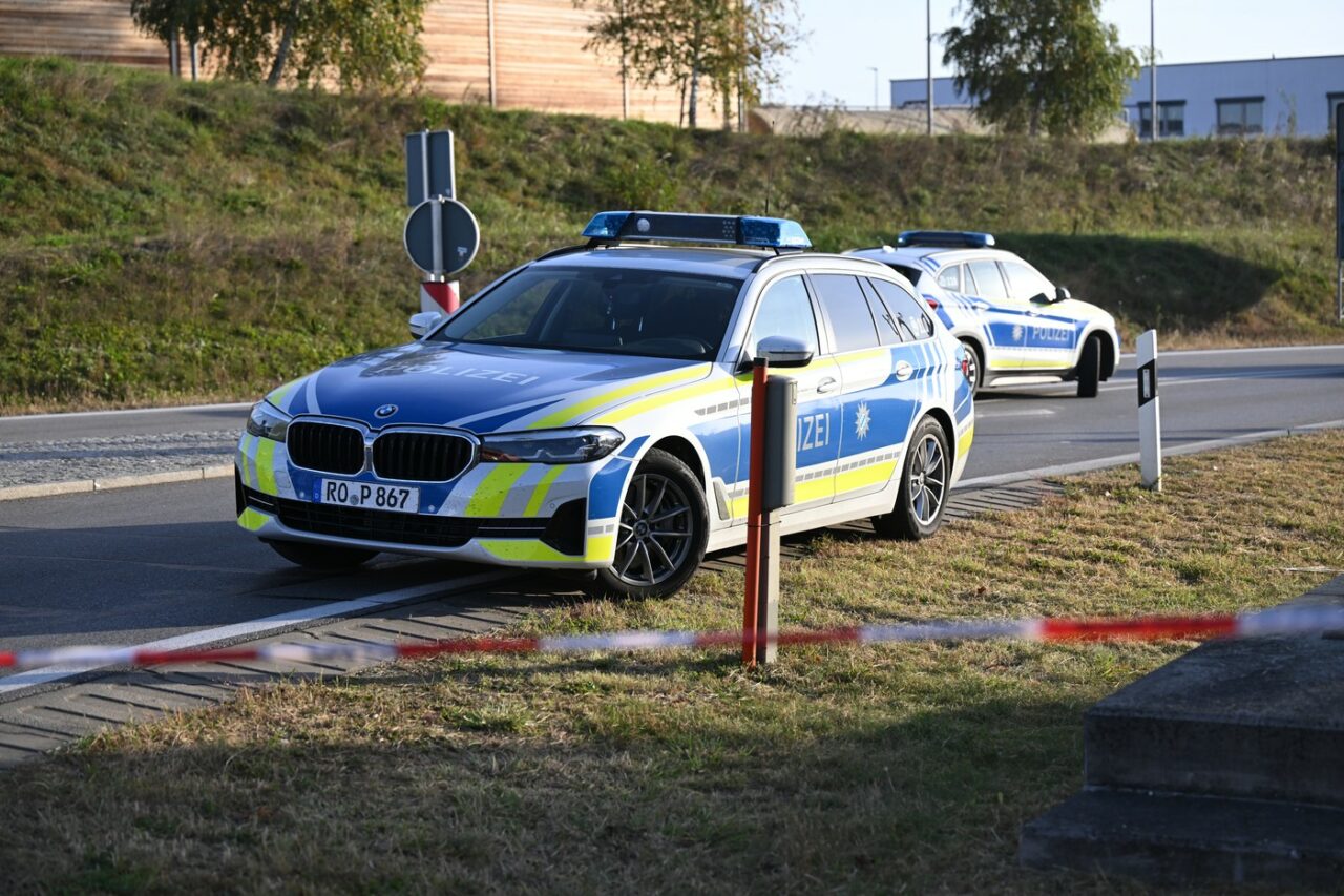 Militanți ISIS care intenționau să comită un ATAC TERORIST asupra Parlamentului Suediei, reținuți în Germania