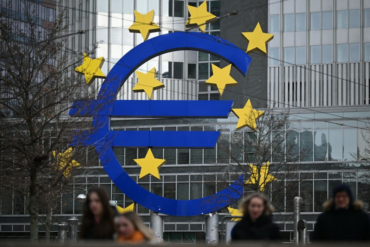 Inflația A ÎNCETINIT în zona euro, dar BCE va menține politica monetară strictă până la stabilizarea prețurilor