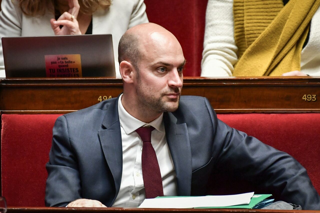 Ministru: PSIHOZA ploșnițelor de pat din Franța a fost amplificată artificial de propaganda rusă
