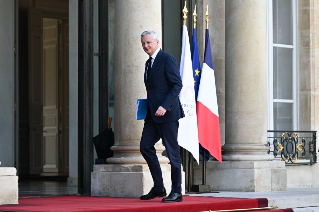 Problemele financiare continuă în FRANȚA /”Trebuie să ajungem până în 2027 la un deficit sub 3,0%”
