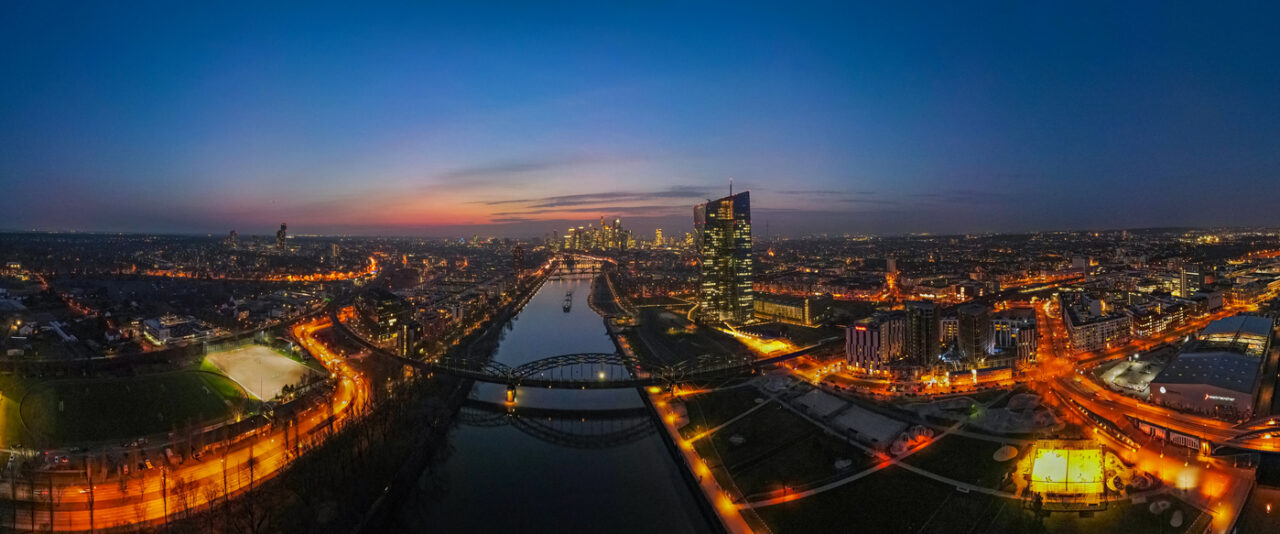 Institutul Ifo: ECONOMIA Germaniei pare ”paralizată”, continuând să funcționeze aproape de recesiune