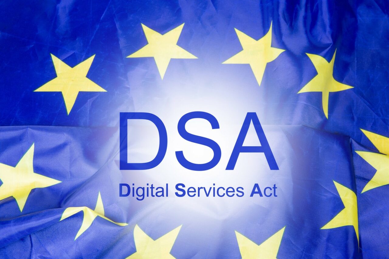 Financial Times: UE pregătește norme stricte pentru PLATFORMELE ONLINE, în scopul contracarării dezinformării electorale