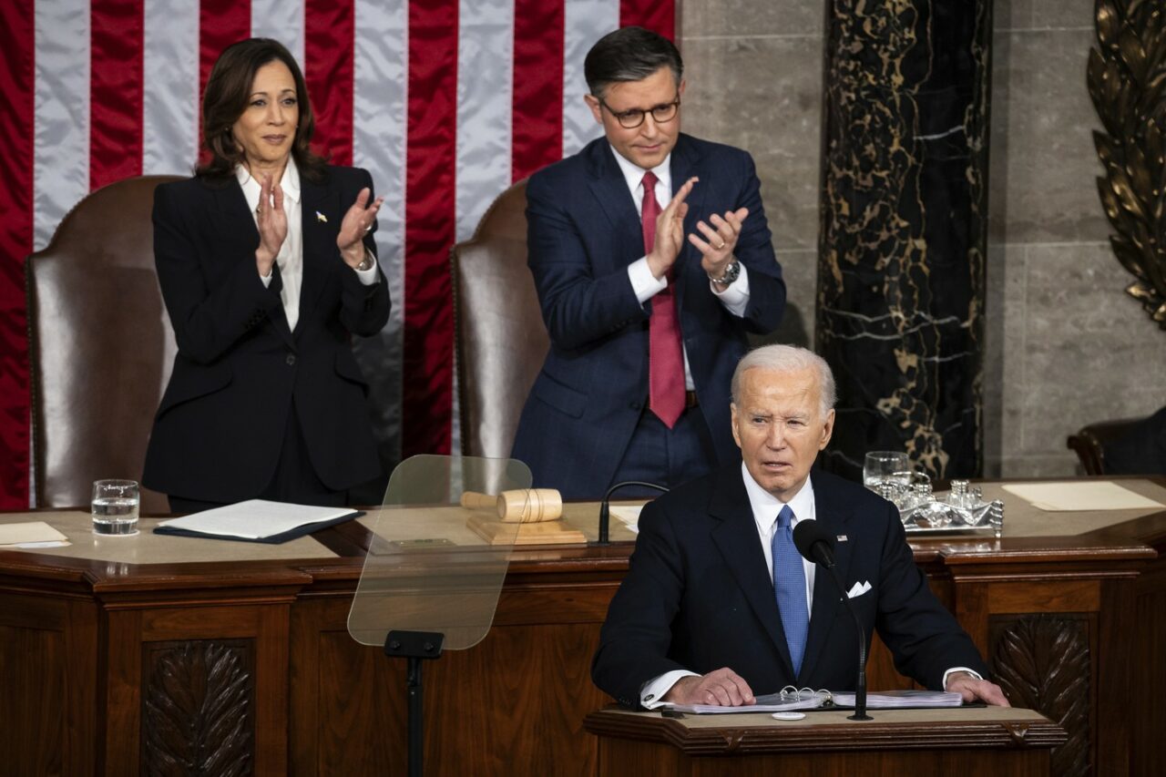 Associated Press: Discursul combativ și pasional al lui BIDEN despre Starea Națiunii este un apel adresat bazei electorale
