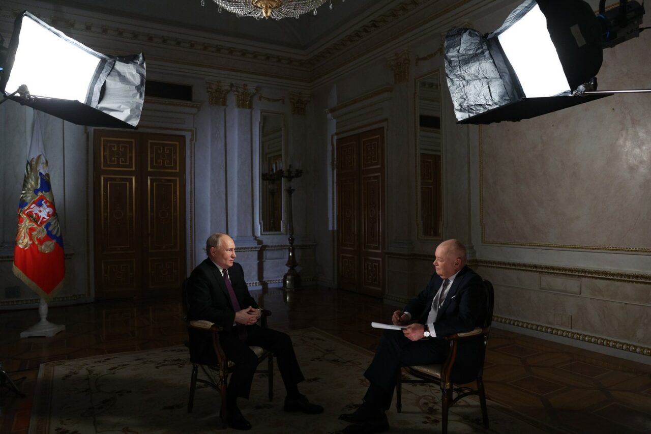 PUTIN îi răspunde lui Macron: Prezența trupelor NATO în Ucraina nu ar schimba ”nimic” /Liderul rus avertizează asupra unui conflict nuclear