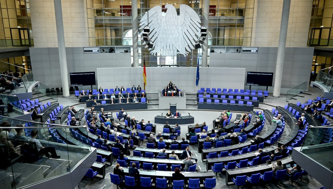 Bundestagul RESPINGE inițiativa opoziției germane privind furnizarea de rachete Taurus Ucrainei, în contextul în care Scholz rămâne prudent