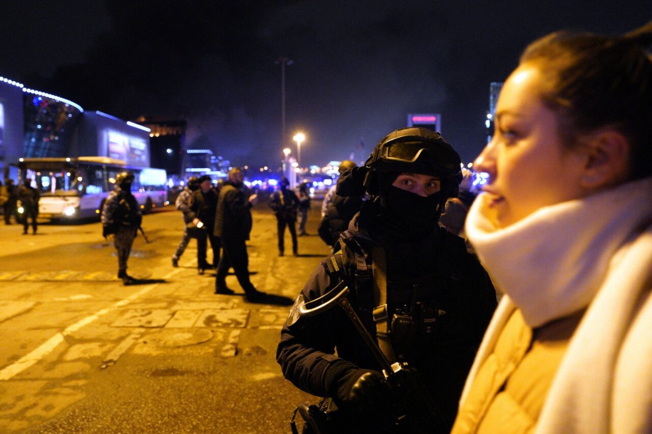 Mărturiile cutremurătoare ale supraviețuitorilor atacului terorist de la Moscova: „Au aruncat bombe cu benzină, totul a început să ardă”