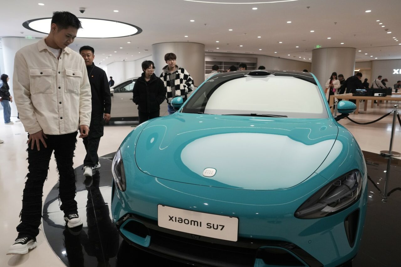 Cât va COSTA prima maşină electrică Xiaomi. Compania intră în concurenţă cu Tesla