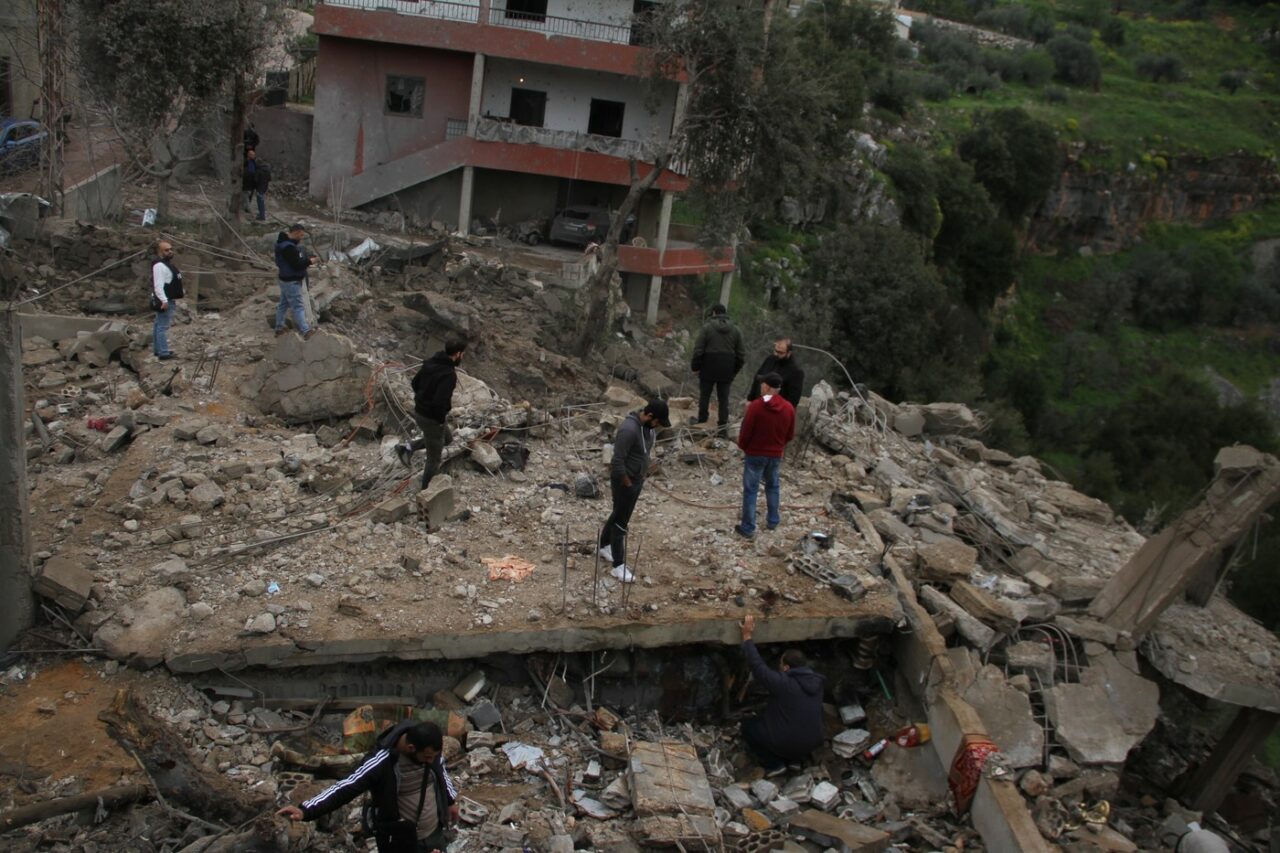 CONFRUNTĂRI intense între Israel și Hezbollah /Militanți islamiști, uciși în bombardamente israeliene în Liban
