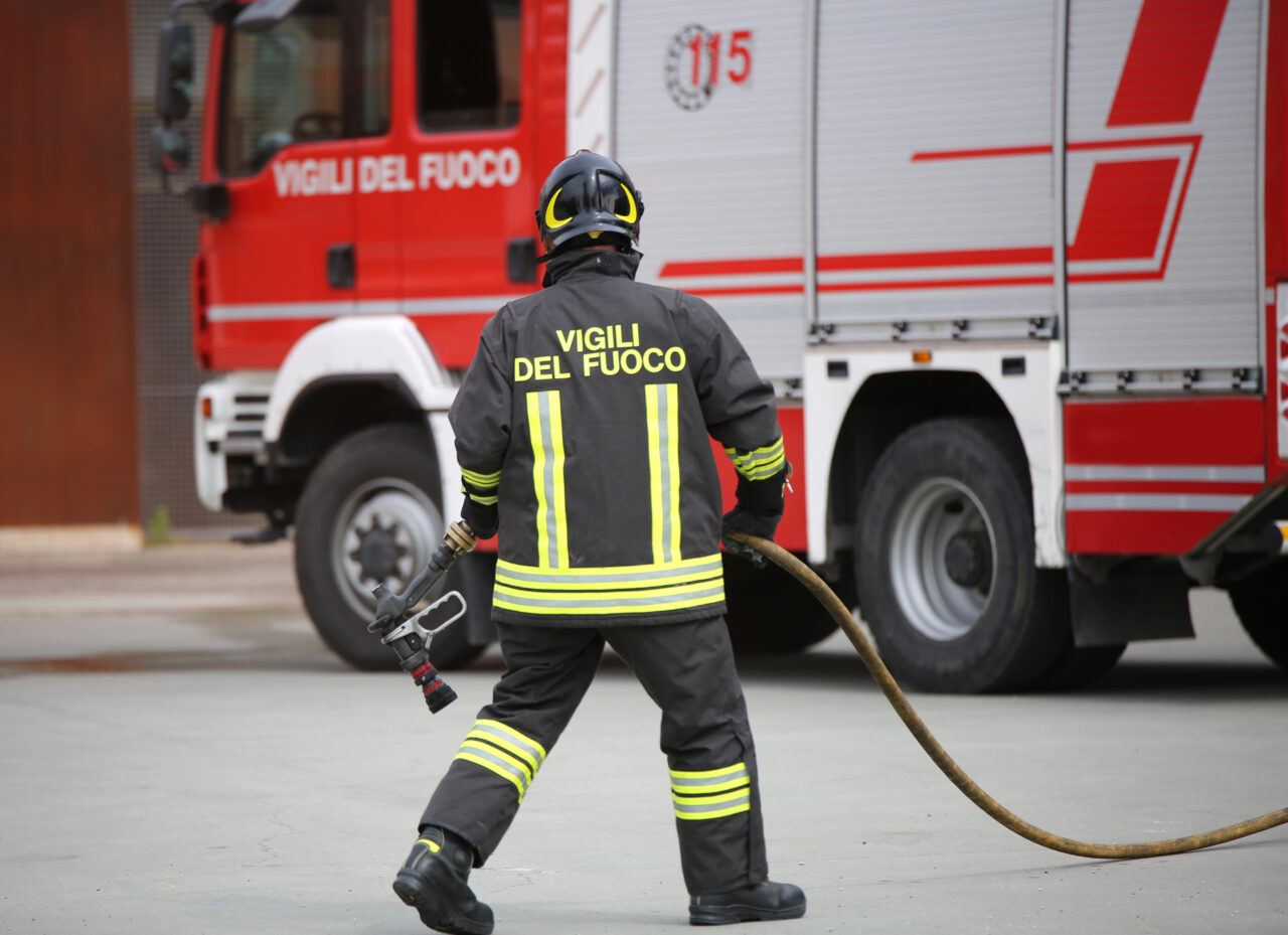 Un român a MURIT în urma incendiului de la spitalul din Sicilia. Fuma în timpul unei ședințe de oxigenoterapie