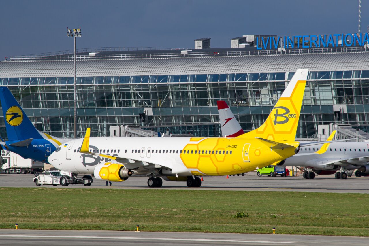 O NOUĂ companie aeriană apare în România. Către ce destinații va opera
