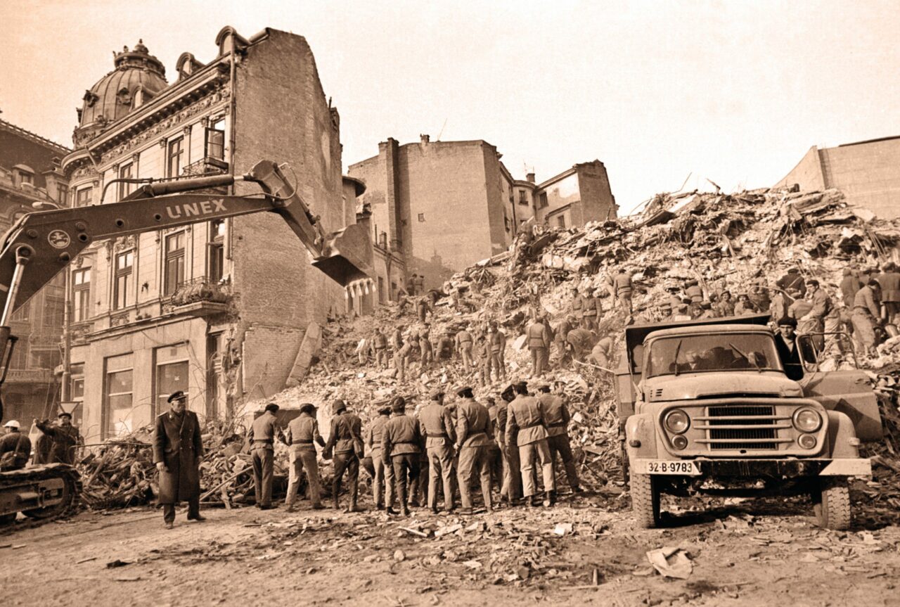 47 de ani de la CUTREMURUL din 1977. Cum a fost demolat un întreg oraș pentru vizita lui Nicolae Ceaușescu