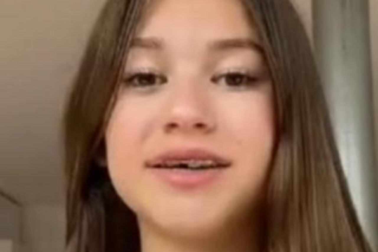 Adolescentă de 14 ani, din Argeș, DISPĂRUTĂ de acasă