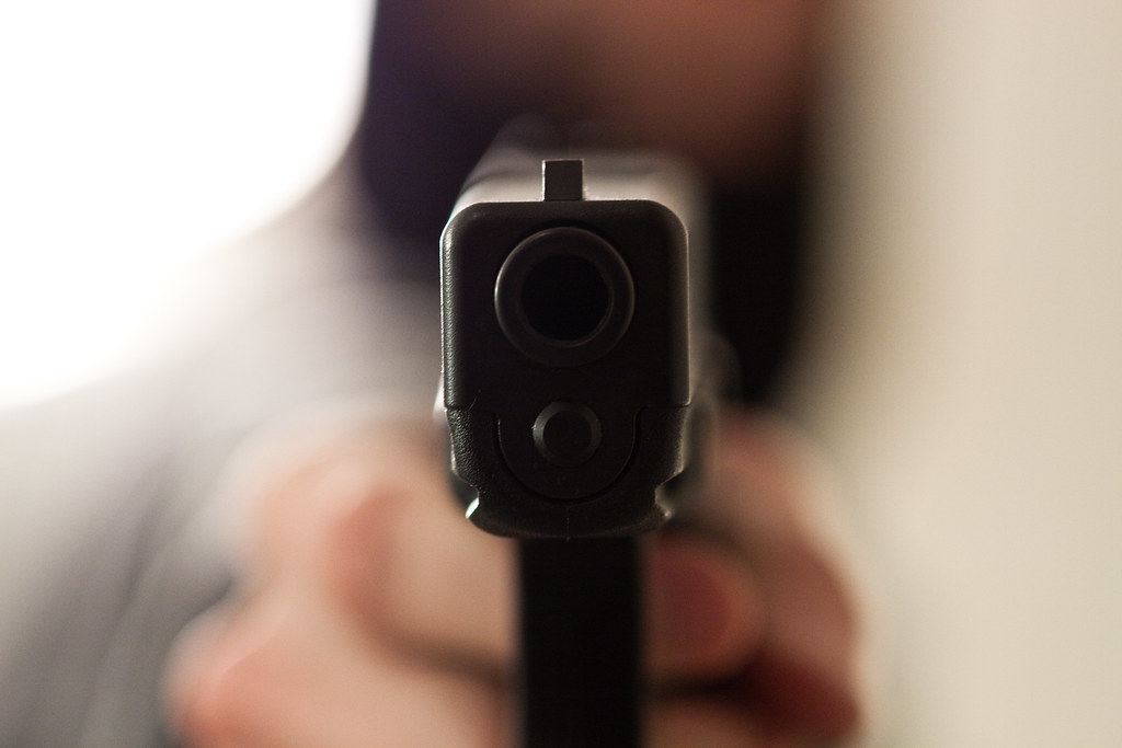 Celebru medic chirurg de la Spitalul Fundeni, suspectat că a amenințat cu PISTOLUL un șofer, în urma unui conflict în trafic