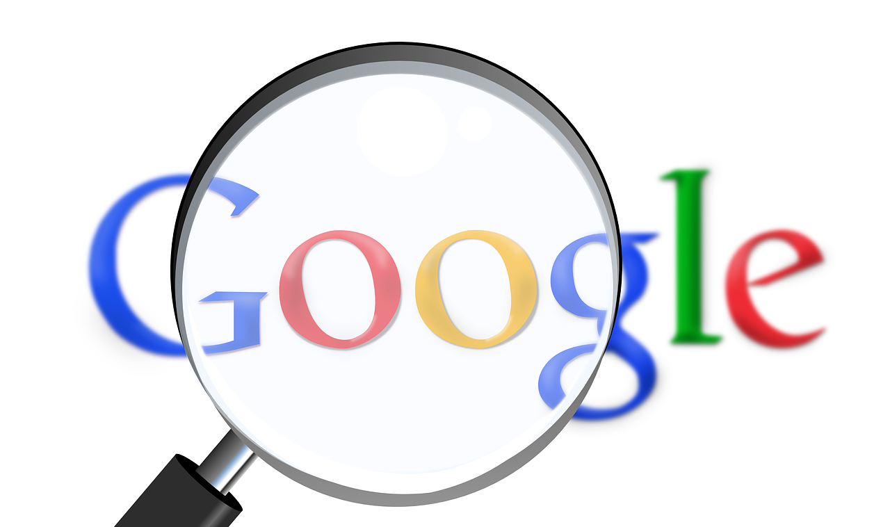 Atenție, români! Google va ASCULTA conversațiile telefonice