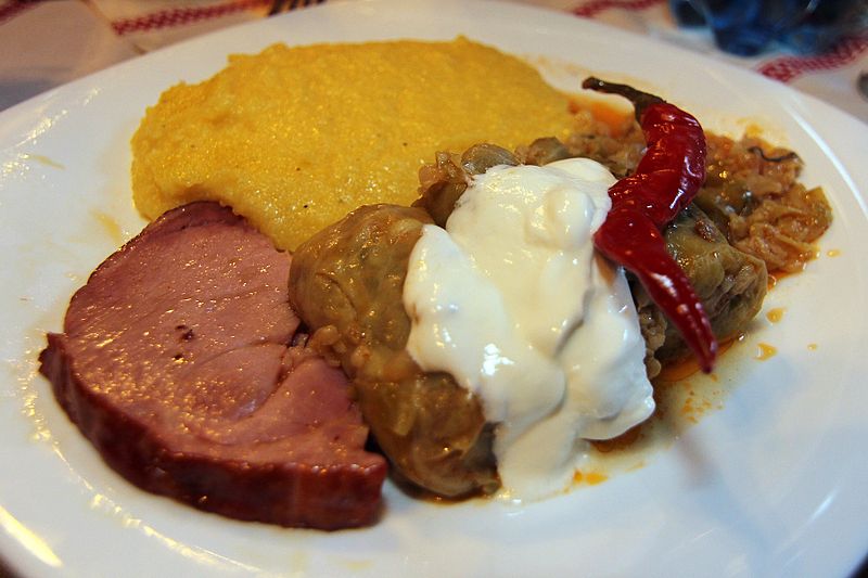 Mămăliga: 500 ani de ISTORIE din spatele celui mai iubit preparat din gastronomia românească