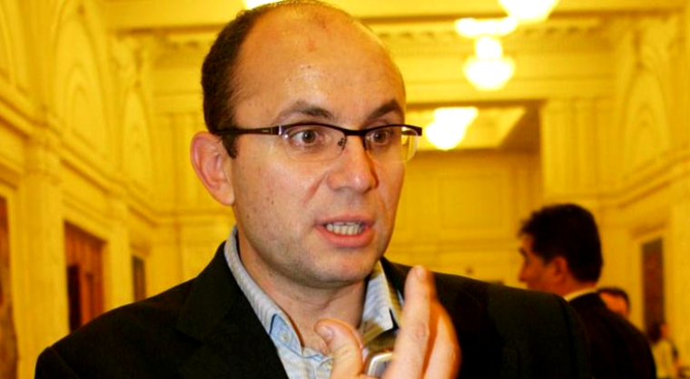 Cozmin Gușă, după ce mașina personală i-a fost sabotată: „Îi bănuiesc pe Vizer sau/și pe cei deranjați de vreo candidatură a mea!”