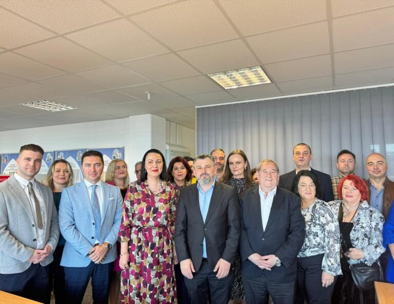 Secretarul de stat Gheorghe Cârciu înființează centre comunitare pentru românii de pretutindeni