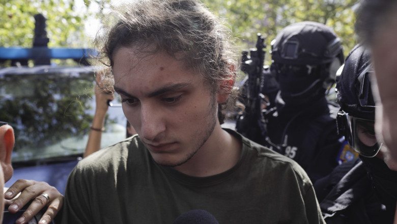 Vlad Pascu, anchetat disciplinar după ce tatăl său i-a intermediat o discuție cu protestatarul Marian „Ceaușescu”