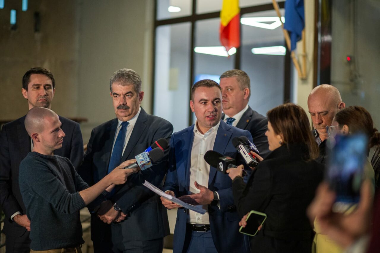 Bogdan Ivan anunță că POȘTA își reia activitatea miercuri / Cu cât cresc salariile poștașilor