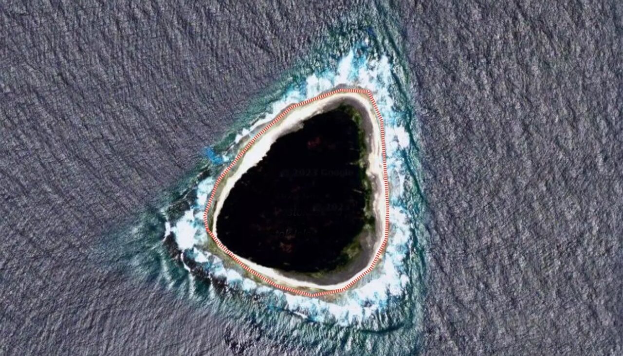 A fost descoperită o „gaură neagră” în mijlocul Oceanului Pacific. Un scafandru curios a aflat ce se află acolo, de fapt
