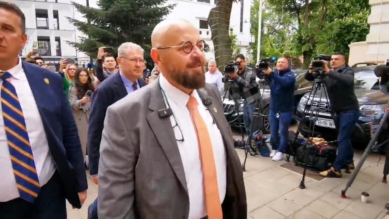 Cristian Popescu Piedone își înscrie candidatura pentru Primăria Capitalei / „Dacă negociam, aveam frâna de mână trasă”