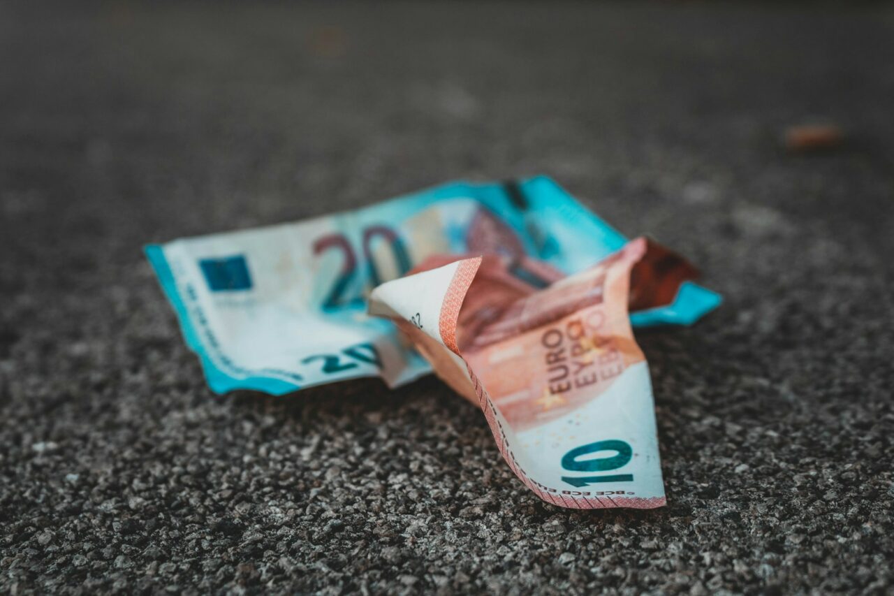 Femeie infectată cu fentanil de la o bancnotă ridicată de pe jos: „Este ca și cum corpul tău se stinge”
