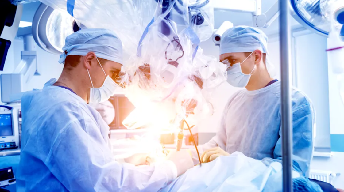 A văzut că ia BRUSC în greutate și a mers la medic. Ce au descoperit doctorii în abdomenul femeii