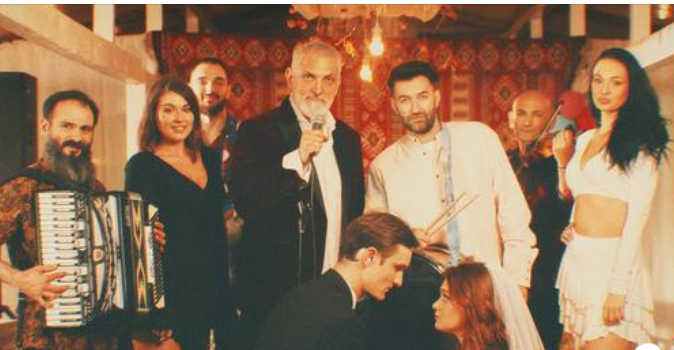SCANDAL după ce Damian Drăghici şi Smiley au lansat melodia „S-a furat mireasa” / Dinu Maxer: „Mă deranjează. Am fost o sursă de inspirație”