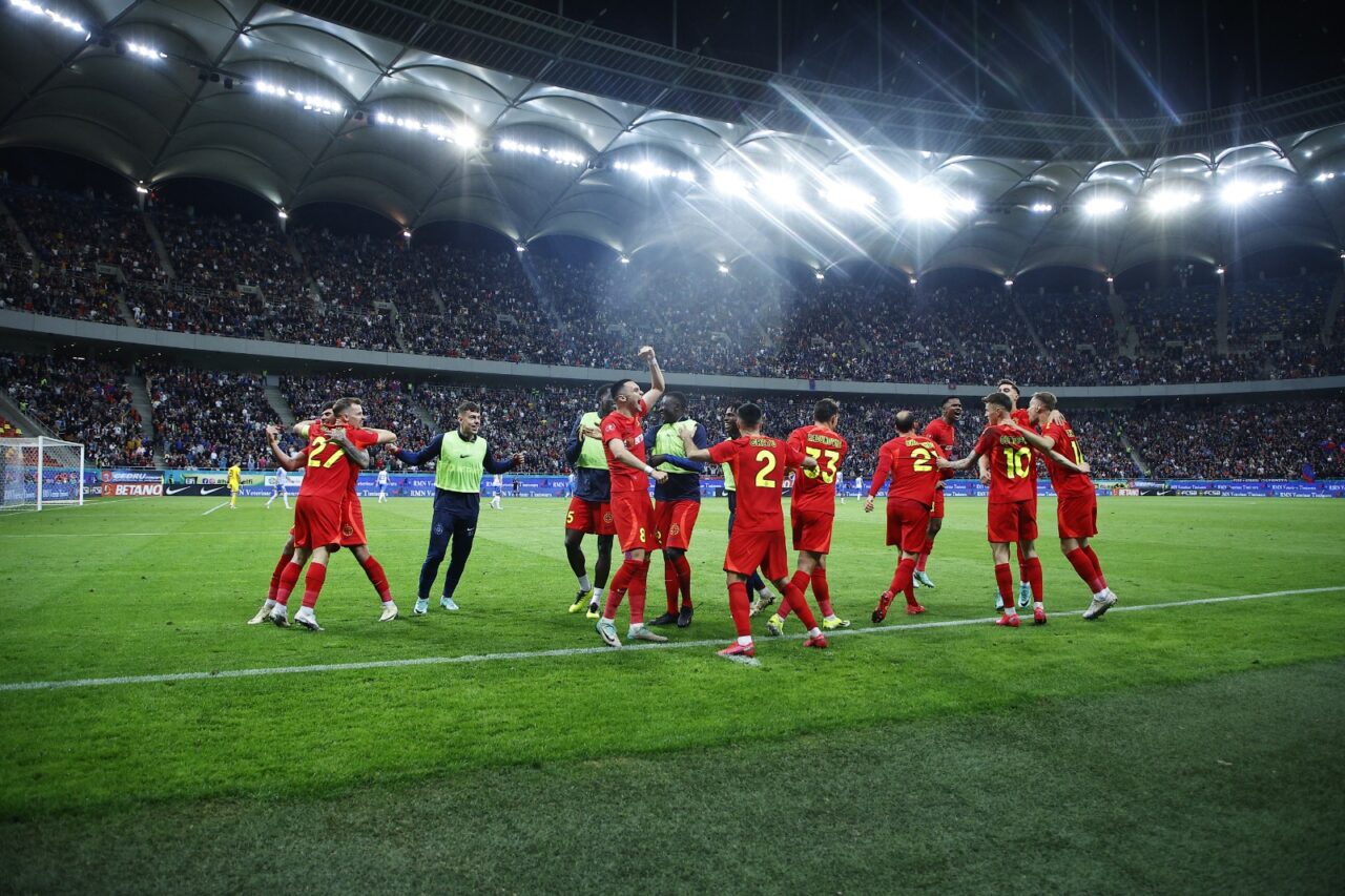 FCSB, la 10 puncte AVANS de locul 2! Superliga pare jucată, care e părerea lui Florinel Coman