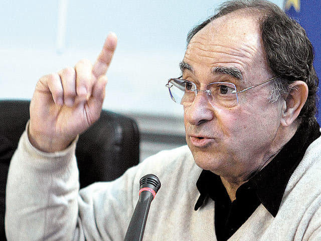 A MURIT analistul economic Ilie Șerbănescu. „Era un mare român. Suferea pentru orice pierdere economică a României”