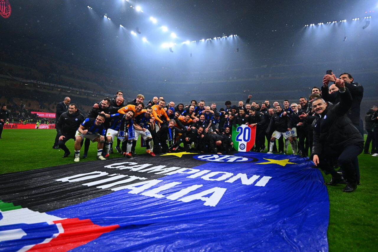 Inter Milano e CAMPIOANA Italiei! Au câștigat Derby della Madonnina și au sărbătorit în vestiar pe maneaua „Made in România”