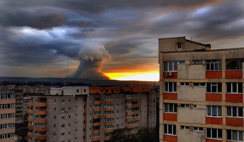 Imagini fabuloase! Un „nor OZN”, vizibil pe cerul orașului Cluj-Napoca / Explicația specialiștilor în meteorologie