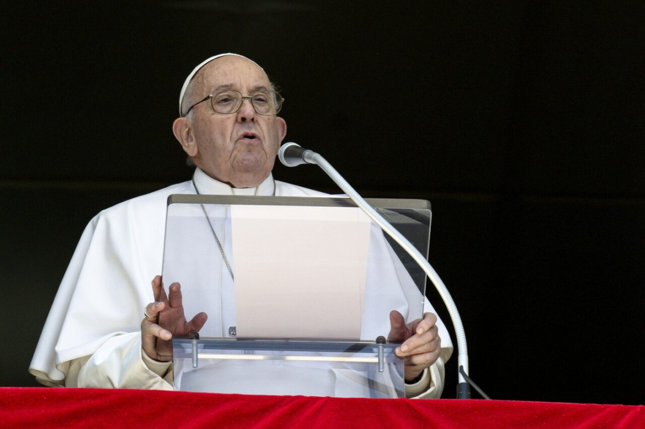 Papa Francisc, atac la adresa candidaților la președinția SUA, Donald Trump și Kamala Harris: „Amândoi sunt împotriva vieții”