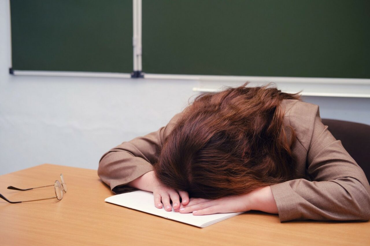 Profesoara care le spunea elevilor că „Luceafărul” este un roman, „scoasă la tablă” pentru a-și dovedi competențele. Părinții nu o mai vor la catedră