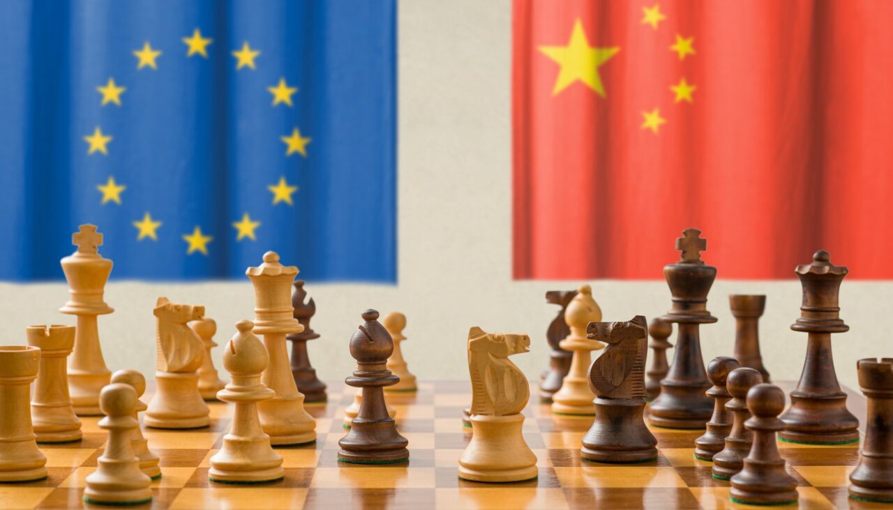 China acuză UE că a efectuat RAIDURI la sedii ale unei firme chineze de telecomunicații/ Beijingul contestă anchetele Bruxellesului