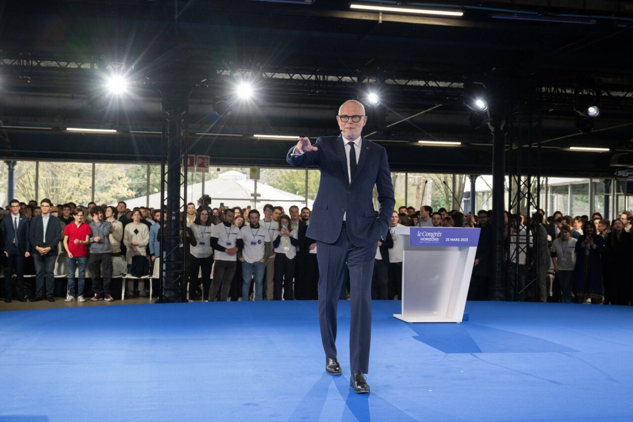 Fostul premier Edouard Philippe, unul dintre liderii coaliției pro-prezidențiale din Franța, vizat de o anchetă de CORUPȚIE