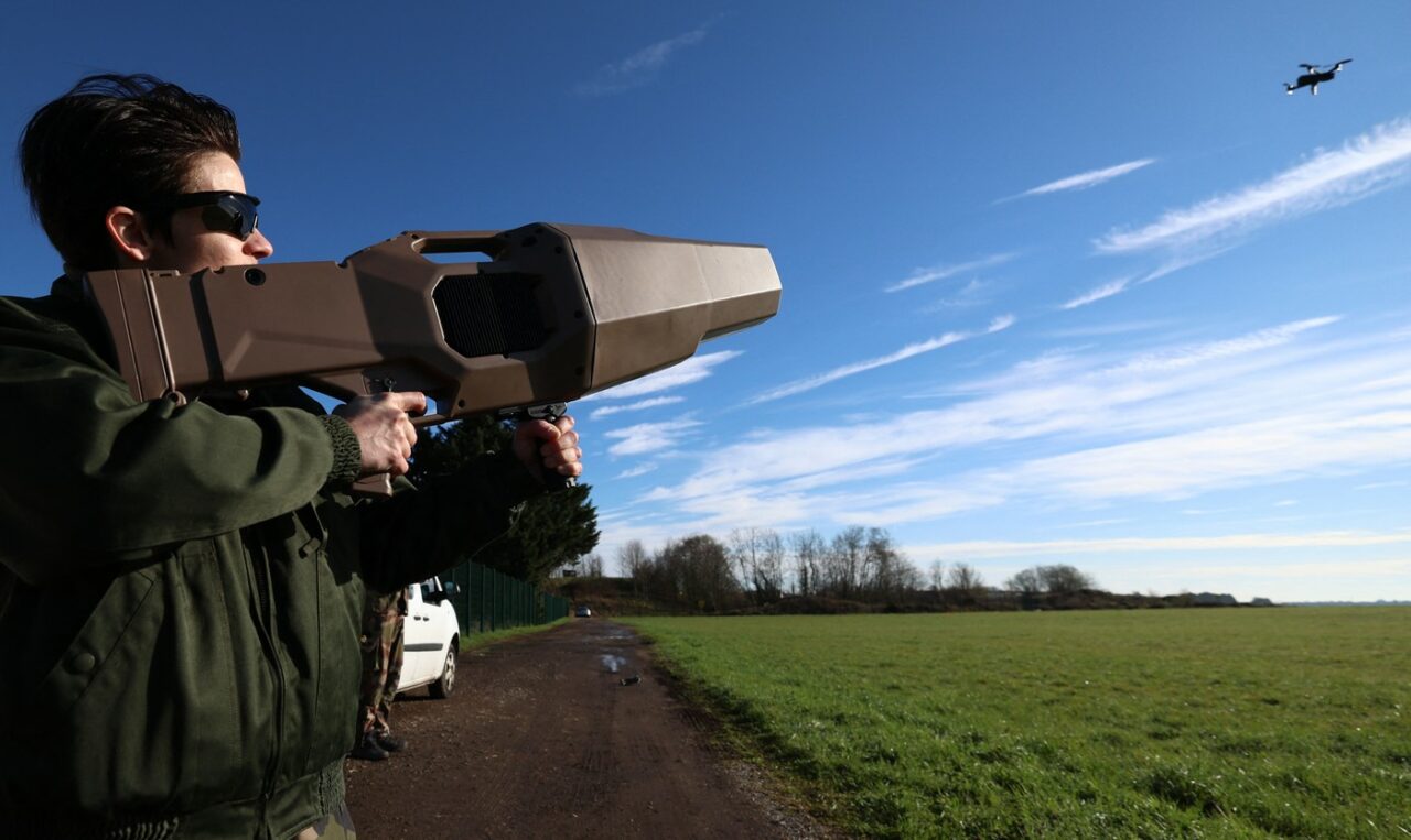 Autoritățile separatiste din Transnistria anunță că o DRONĂ a atacat o bază militară