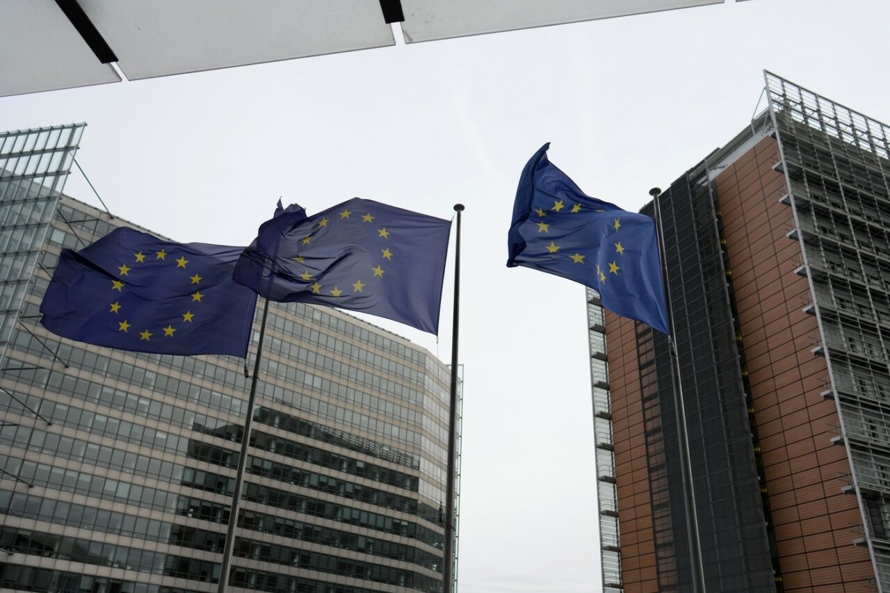Comisia Europeană aprobă continuarea unui program al ROMÂNIEI de susținere a companiilor în contextul războiului din Ucraina