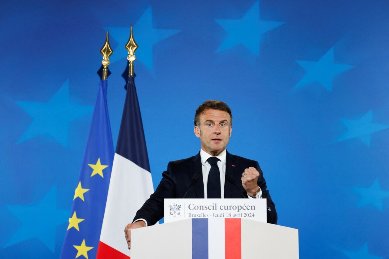 Macron condamnă activitățile destabilizatoare ale RUSIEI și IRANULUI, dar cere evitarea escaladării conflictelor din Orientul Mijlociu