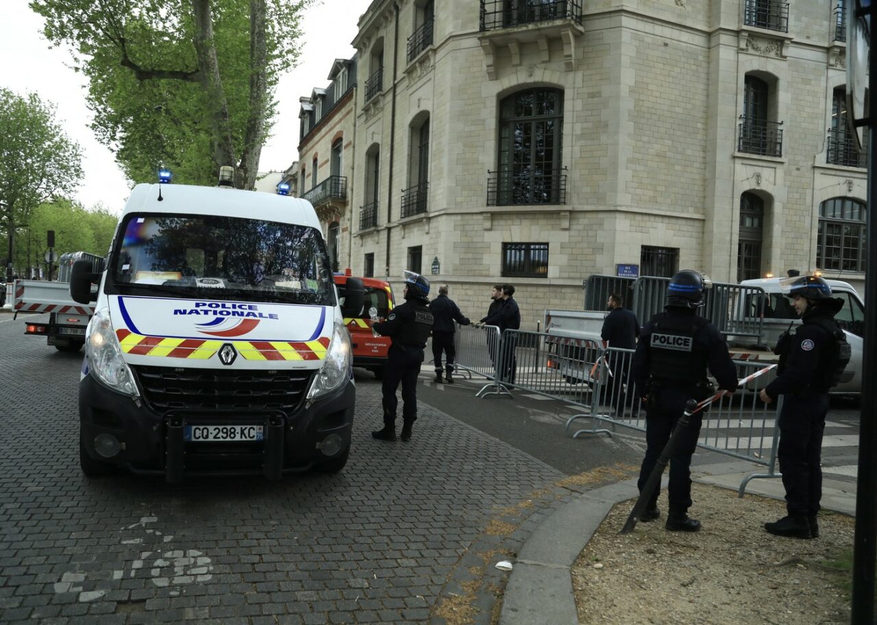 Incident de securitate la CONSULATUL Iranului din Paris /Un individ de origine iraniană a amenințat că va comite un atac