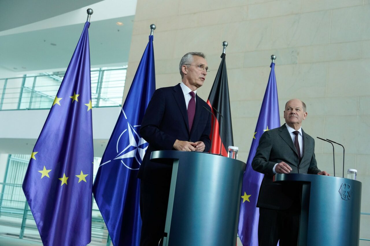 RĂZBOIUL din Ucraina, ziua 800. NATO condemnă „activitățile rău intenționate” ale Rusiei/David Cameron cere bani pentru Ucraina